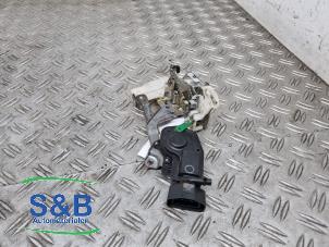 Usagé Serrure portière mécanique 4portes avant gauche Toyota Aygo (B10) 1.0 12V VVT-i Prix € 14,99 Règlement à la marge proposé par Schaap & Bron