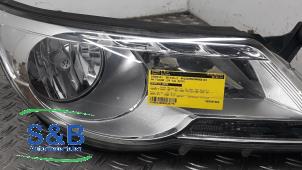 Begagnade Strålkastare, höger Volkswagen Tiguan (5N1/2) 1.4 TSI 16V Pris € 140,00 Marginaltabell erbjuds av Schaap & Bron