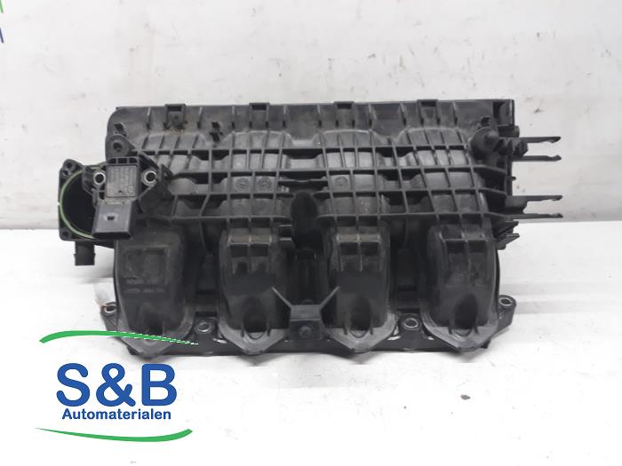 Używane Kolektor dolotowy Volkswagen Golf VII (AUA) 1.2 TSI 16V Cena € 75,00 Procedura marży oferowane przez Schaap & Bron