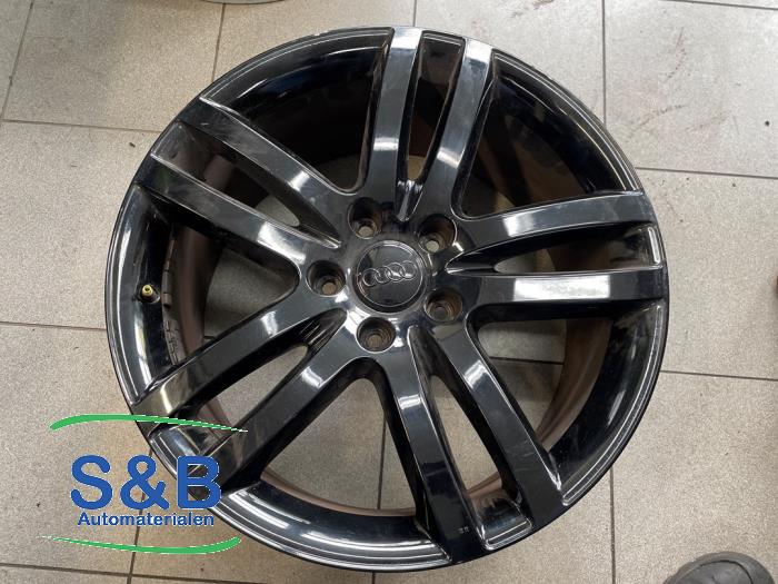 Używane Obrecz Audi Q7 (4LB) 3.0 TDI V6 24V Cena € 125,00 Procedura marży oferowane przez Schaap & Bron