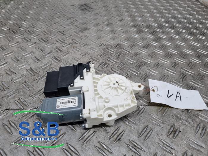 Usados Motor de ventanilla de puerta Volkswagen Tiguan (5N1/2) 1.4 TSI 16V 4Motion Precio € 35,00 Norma de margen ofrecido por Schaap & Bron