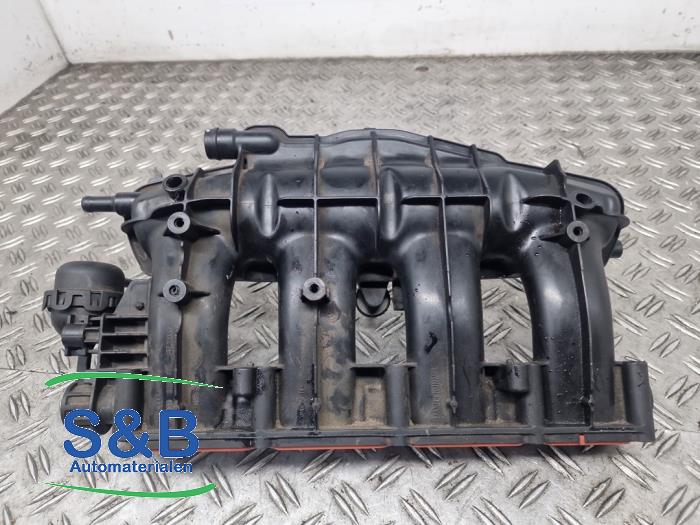 Używane Kolektor dolotowy Audi A4 (B8) 2.0 TFSI 16V Quattro Cena € 125,00 Procedura marży oferowane przez Schaap & Bron