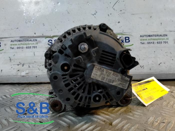Dynamo van een Audi Q7 (4LB) 3.0 TDI V6 24V 2006