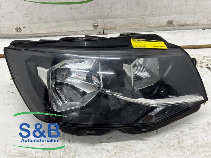 Używane Reflektor prawy Volkswagen Transporter T6 Cena € 200,00 Procedura marży oferowane przez Schaap & Bron