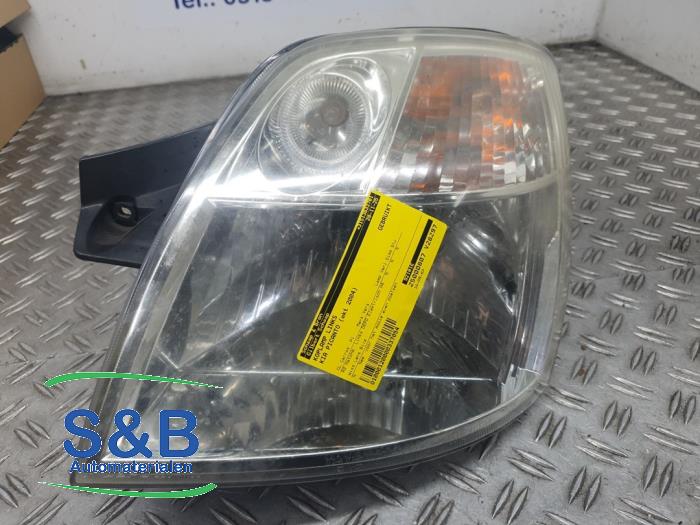 Używane Reflektor lewy Kia Picanto (BA) 1.1 12V Cena € 30,00 Procedura marży oferowane przez Schaap & Bron