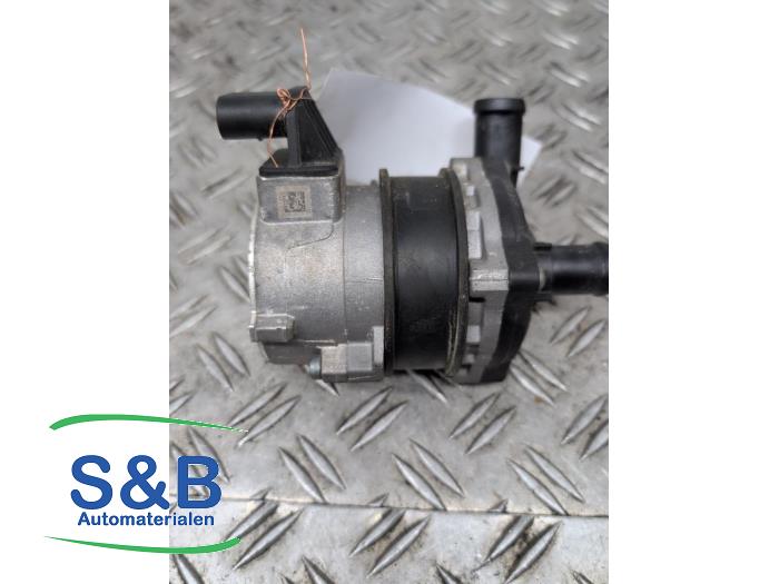 Begagnade Vattenpump Audi e-tron (GEN) 50 quattro Pris € 79,99 Marginaltabell erbjuds av Schaap & Bron