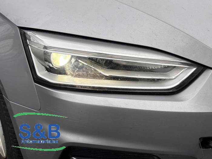 Używane Reflektor prawy Audi A5 Sportback (F5A/F5F) 2.0 TFSI Ultra 16V Cena € 650,00 Procedura marży oferowane przez Schaap & Bron