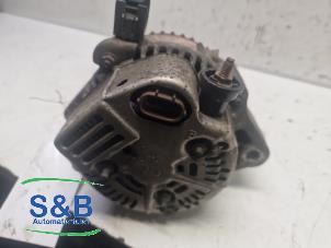 Dynamo van een Toyota RAV4 (A1) 2.0i,SR 16V 4x4 1999