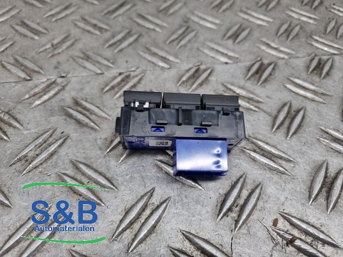 Usados Interruptor PDC Citroen Jumpy 1.5 Blue HDi 100 Precio € 12,49 Norma de margen ofrecido por Schaap & Bron