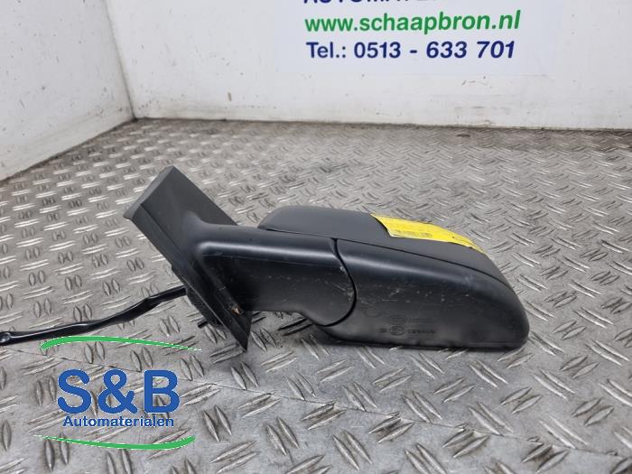 Rétroviseur extérieur gauche d'un Volkswagen Polo IV (9N1/2/3) 1.2 12V 2002