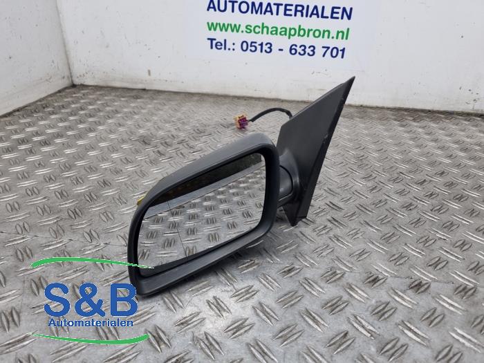 Rétroviseur extérieur gauche d'un Volkswagen Polo IV (9N1/2/3) 1.2 12V 2002