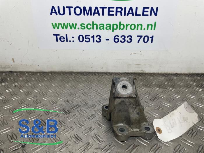 Used Engine mount Audi A6 (C6) 3.0 TDI V6 24V Quattro Price € 20,00 Margin scheme offered by Schaap & Bron