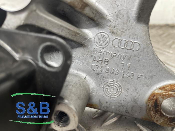 Spanrolle multiriem van een Volkswagen Transporter T4 2.4 D 1998