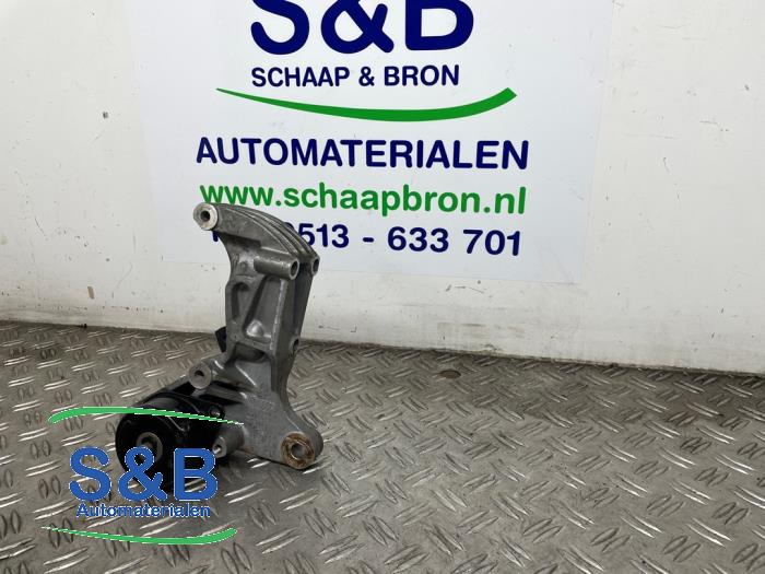 Spanrolle multiriem van een Volkswagen Transporter T4 2.4 D 1998