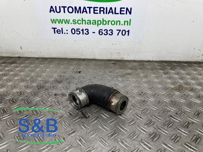 Gebrauchte Intercooler Schlauch Volkswagen Passat (3C2) 2.0 TDI 16V 140 4Motion Preis € 20,00 Margenregelung angeboten von Schaap & Bron