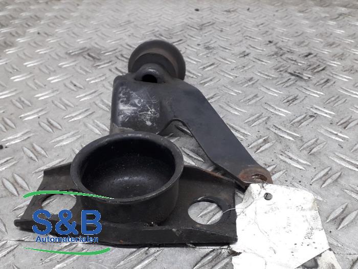Used Engine mount Volkswagen Scirocco (53B) 1.8 GTX 16V Price € 19,99 Margin scheme offered by Schaap & Bron