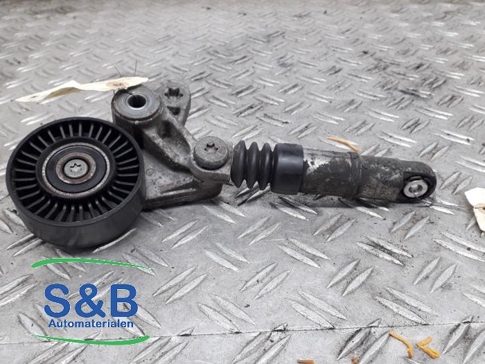 Usados Tensor correa múltiple Audi A6 Quattro (C6) 3.0 TDI V6 24V Precio € 27,50 Norma de margen ofrecido por Schaap & Bron