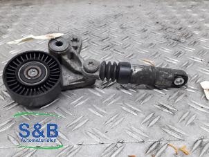 Spanrolle multiriem van een Audi A6 Quattro (C6) 3.0 TDI V6 24V 2004