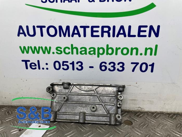 Gebrauchte Abdeckblech Motor Volkswagen Touareg (7PA/PH) 3.0 TDI V6 24V Preis € 20,00 Margenregelung angeboten von Schaap & Bron