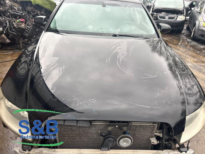 Używane Maska Audi A6 (C6) 2.4 V6 24V Cena € 125,00 Procedura marży oferowane przez Schaap & Bron
