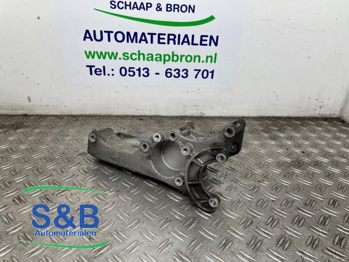 Usagé Support dynamo bas Seat Cordoba (6C2/6K2) 1.4 16V Prix € 30,00 Règlement à la marge proposé par Schaap & Bron