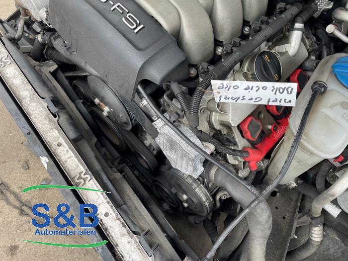 Motor van een Audi A4 Avant (B8) 3.2 FSI V6 24V Quattro 2009