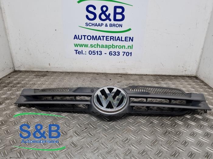 Begagnade Grill Volkswagen Golf V (1K1) 1.6 FSI 16V Pris € 29,99 Marginaltabell erbjuds av Schaap & Bron