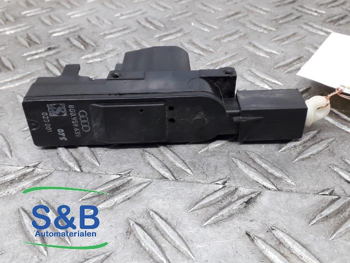 Używane Silnik tylnej klapy Audi Cabrio (B4) 2.0 E Cena na żądanie oferowane przez Schaap & Bron