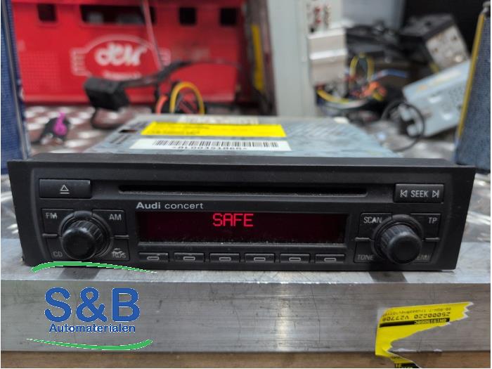 Radio Audi A3 (8L1), 1996 / 2003 1.6, Halvkombi (Hatchback), Bensin, 1.595cc, 75kW (102pk), FWD, BFQ, 2002-04 / 2003-03, 8L1 (Begagnad)