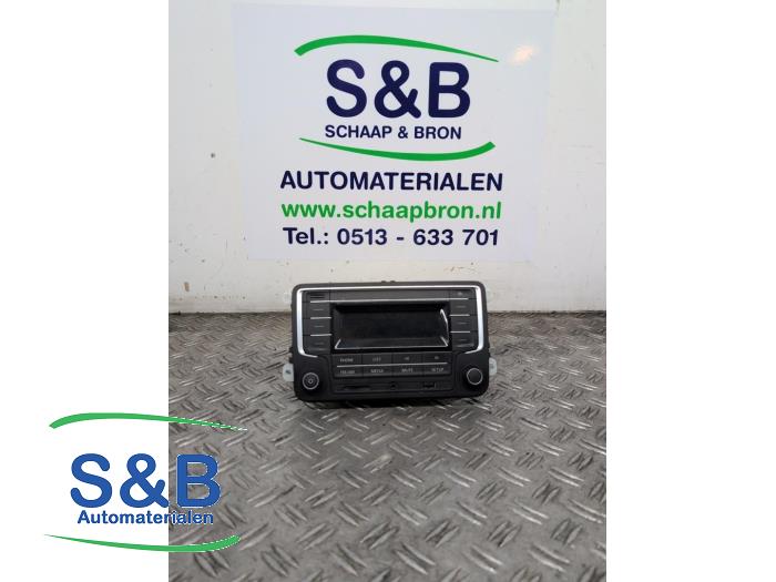 Używane Radio Volkswagen Caddy IV 2.0 TDI 75 Cena € 179,99 Procedura marży oferowane przez Schaap & Bron