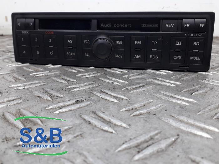 Używane Radio/Kasety Audi A6 Avant (C5) Cena € 109,00 Procedura marży oferowane przez Schaap & Bron