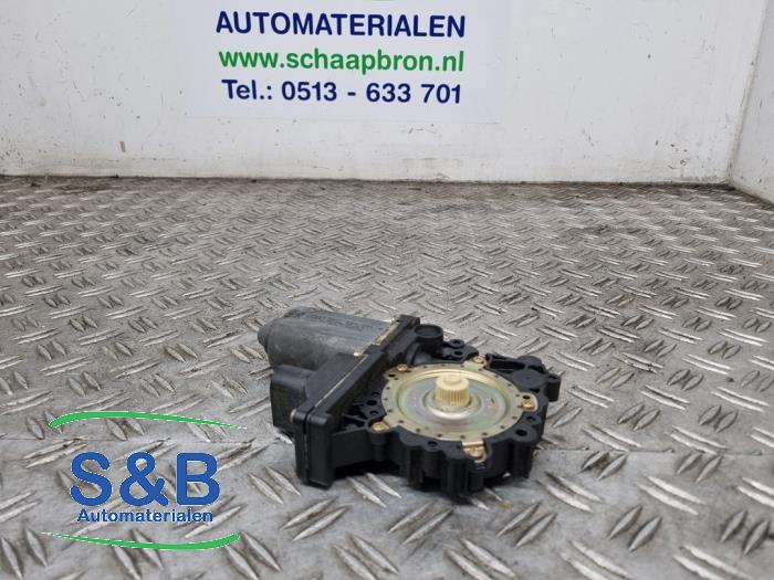 Usados Motor de ventanilla de puerta Audi TT Roadster (8N9) 1.8 20V Turbo Precio € 149,99 Norma de margen ofrecido por Schaap & Bron