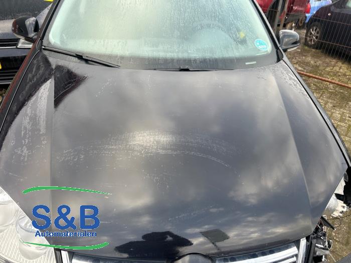 Używane Maska Volkswagen Jetta III (1K2) 1.6 FSI 16V Cena € 85,00 Procedura marży oferowane przez Schaap & Bron