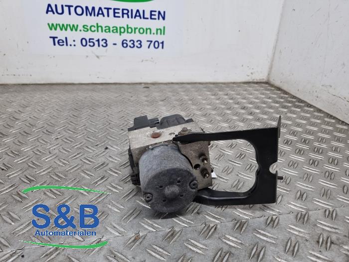 Używane Pompa ABS Volvo S40 (VS) 1.8 16V Cena € 74,99 Procedura marży oferowane przez Schaap & Bron