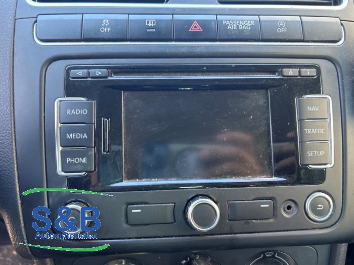 Gebrauchte Radio Volkswagen Polo V (6R) 1.2 TDI 12V BlueMotion Preis € 50,00 Margenregelung angeboten von Schaap & Bron