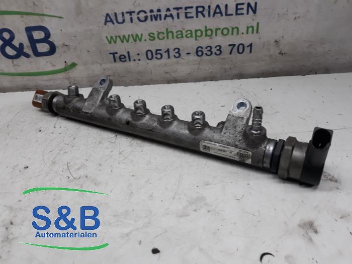 Usagé Distributeur de carburant Volkswagen Golf V Variant (1K5) 2.0 TDI 16V Prix € 74,98 Règlement à la marge proposé par Schaap & Bron