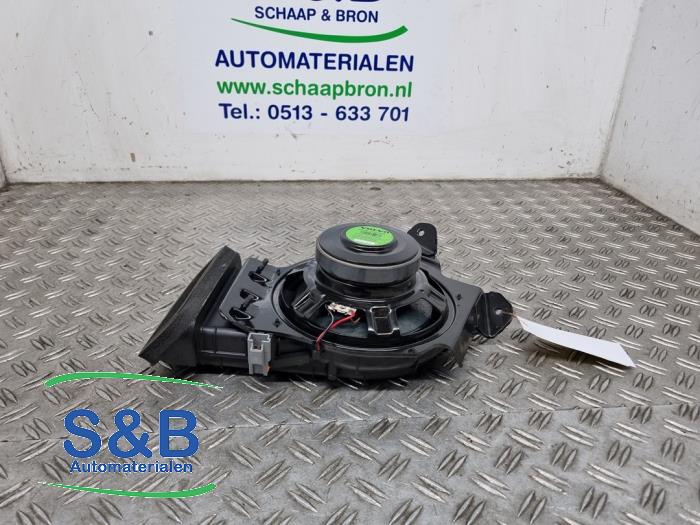 Używane Subwoofer Volvo XC40 (XZ) Recharge Twin 78 kWh Cena € 49,99 Procedura marży oferowane przez Schaap & Bron