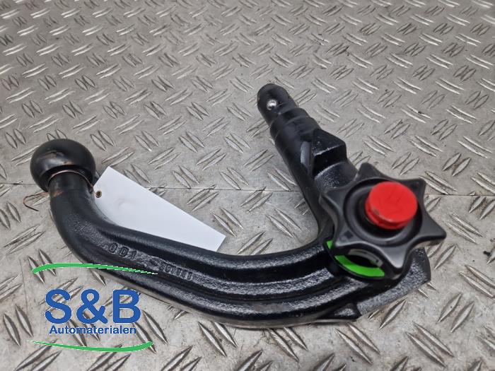 Detachable towbar