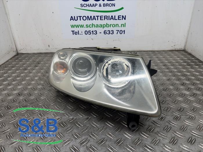 Używane Reflektor prawy Volkswagen Touareg (7LA/7L6) 3.2 V6 24V Cena € 159,99 Procedura marży oferowane przez Schaap & Bron