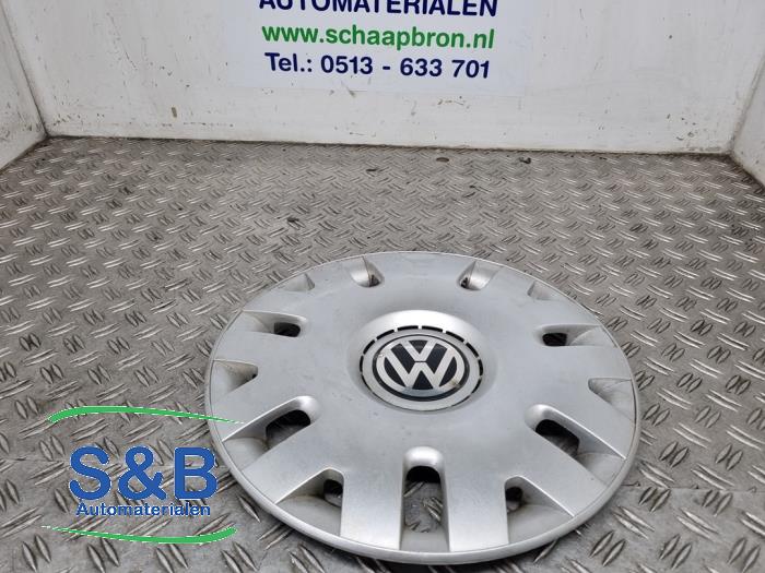 Używane Kolpak Volkswagen Polo IV (9N1/2/3) 1.4 16V 75 Cena € 10,00 Procedura marży oferowane przez Schaap & Bron
