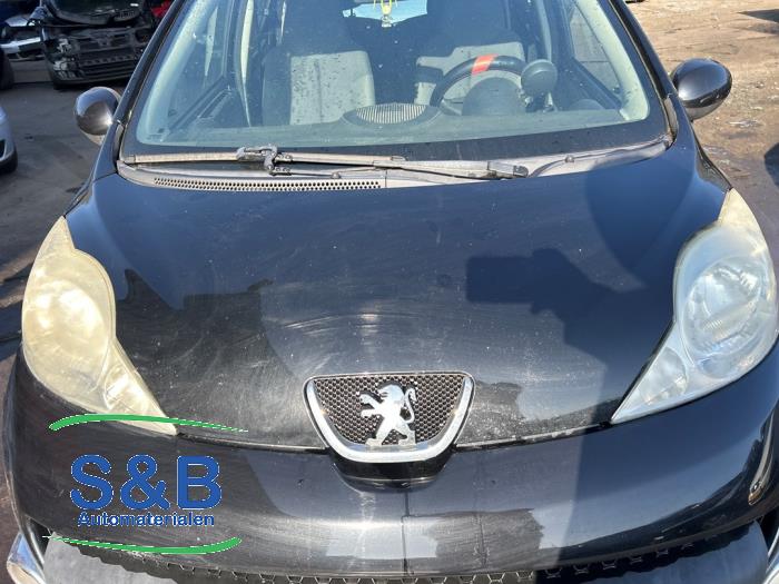 Używane Maska Peugeot 107 1.0 12V Cena € 80,00 Procedura marży oferowane przez Schaap & Bron