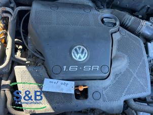 Motor van een Volkswagen Golf IV (1J1) 1.6 2000