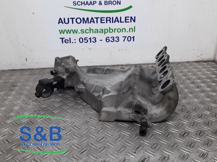 Begagnade Insugsrör Volkswagen Golf III (1H1) 2.8 VR6 Pris € 50,00 Marginaltabell erbjuds av Schaap & Bron