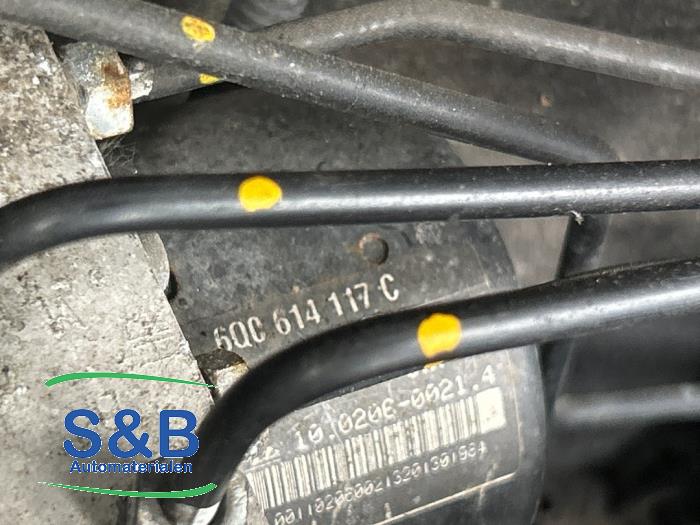 Usagé Bloc ABS Volkswagen Polo IV (9N1/2/3) 1.4 16V Prix € 55,00 Règlement à la marge proposé par Schaap & Bron