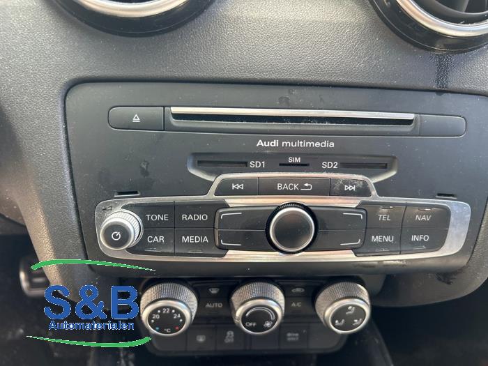 Używane Radio Audi S1 Sportback (8XA/8XF) 2.0 TFSI 16V Cena na żądanie oferowane przez Schaap & Bron
