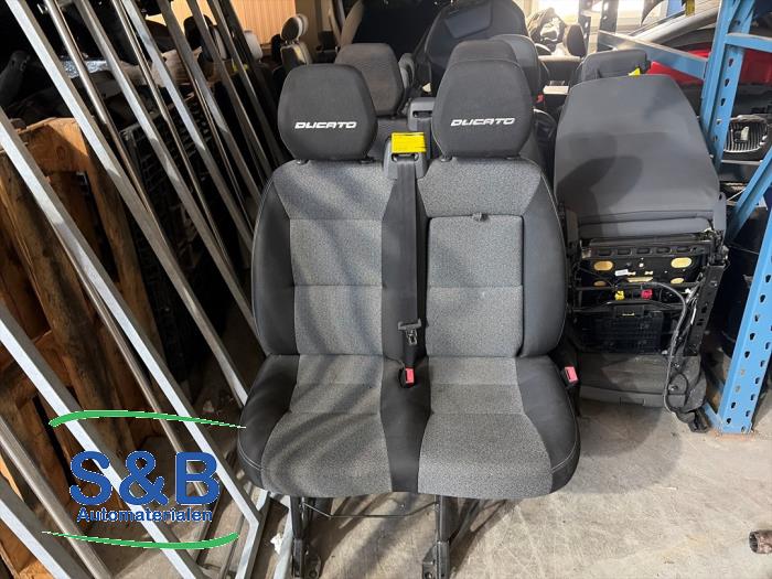 Używane Fotel prawy Fiat Ducato (250) 2.3 D 130 Multijet 4x4 Cena € 125,00 Procedura marży oferowane przez Schaap & Bron