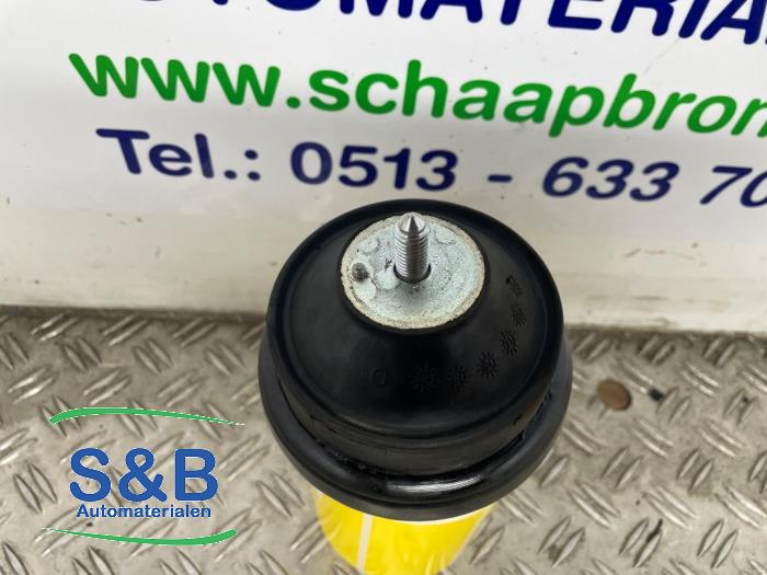 New Engine mount Volkswagen Golf II (19E) 1.6 CD,CLD,GLD Price € 36,30 Inclusive VAT offered by Schaap & Bron