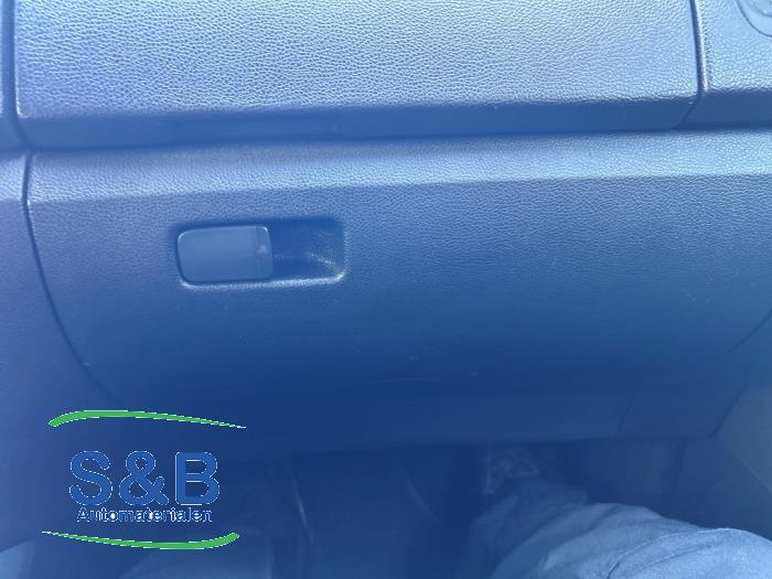 Begagnade Handskfack Skoda Fabia II Combi 1.2 TDI 12V Greenline Pris € 29,99 Marginaltabell erbjuds av Schaap & Bron