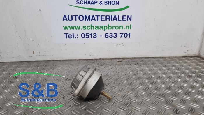 Used Engine mount Audi 80 (B4) 2.3 E Price € 29,99 Margin scheme offered by Schaap & Bron