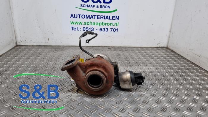 Turbo van een Volkswagen Crafter 2.5 TDI 30/35/50 2012
